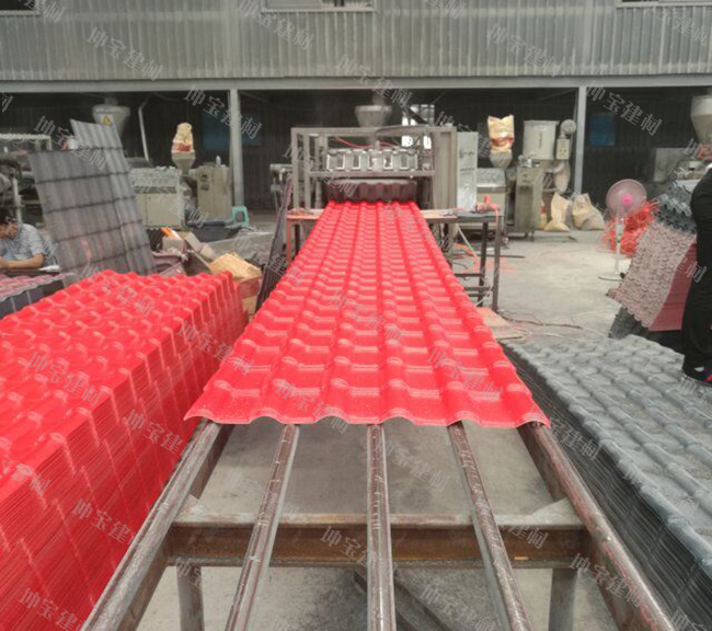 定制生产的大红色树脂瓦