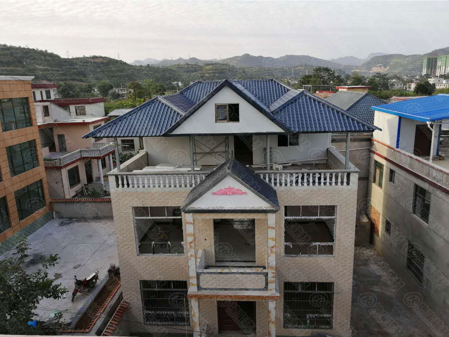 甘肃陇南别墅型树脂瓦效果图