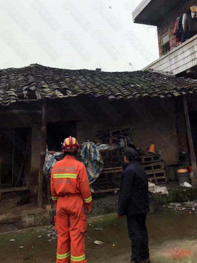 消防员也在做隐患排查 消防员也在做隐患排查