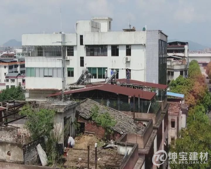 除隐患 提形象 梅州：干群合力齐参与 铁皮瓦整治在行动