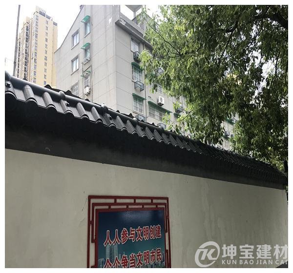 文化墙围墙装饰的新选择：围墙瓦的安装和性能优势解读