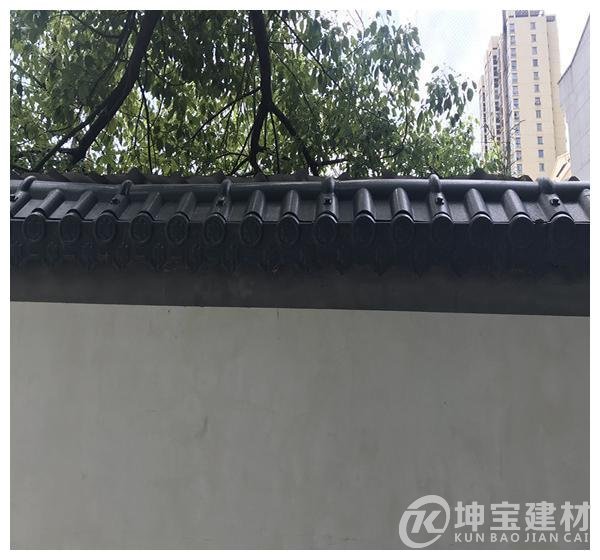 文化墙围墙装饰的新选择：围墙瓦的安装和性能优势解读
